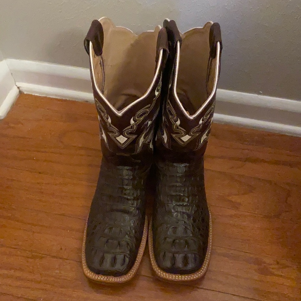 Chocolate Caiman Cowboy Boots- NEVER WORN excellent condition